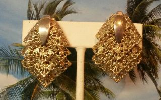 Vintage Filigree Lace Tiered Gold Tone Clip On Earrings - Signed Sarah Coventry