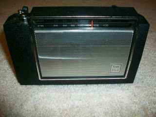 Vintage Sears Solid State Transistor Radio