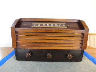 Wood Louvers Art Deco Antique 1945 RCA Victor Table Top Tube Radio 56X3 2