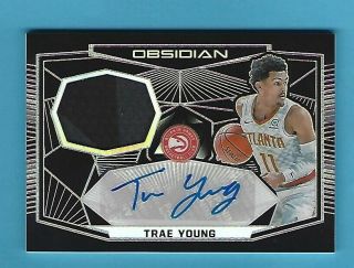 2018 - 19 Trae Young Obsidian Rookie Auto /50 Jersey 2 Color Patch - Atlanta Hawks