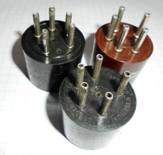 Vintage 4,  5,  6,  7 pin Vacuum tube base.  see list 2