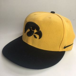 Nike University Of Iowa Hawkeyes Baseball Hat Cap Black Yellow Size 7 - 1/4 Hawks
