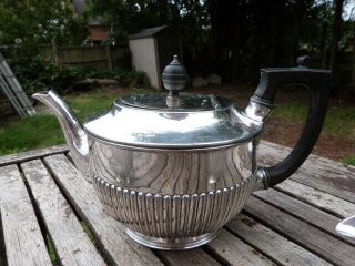 LOVELY ANTIQUE VINTAGE WALKER & HALL SILVER PLATE THREE PIECE TEA SERVICE 2