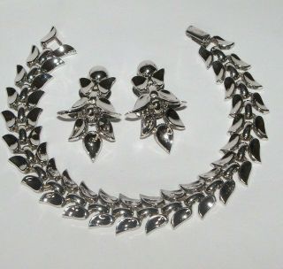 Vintage Crown Trifari Silver Tone Leaf Bracelet Matching Clip On Earrings