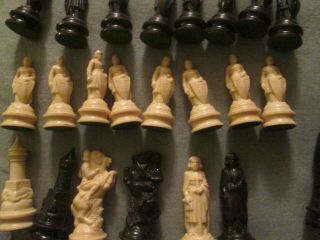 Vintage Anri,  E.  S.  Lowe Plastic 32 Piece Chess Set Brown & White 4 - 3/4 " King