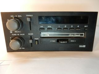 Vintage Delco Gm Am/fm Stereo Radio Cassette Tape Deck No.  16030052