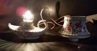 Vintage Porcelain Electric Aladdin Lamp with Shade – Unusual Light Patterns 3