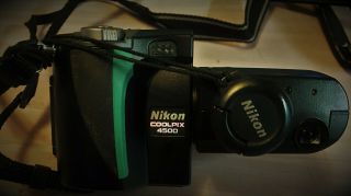 Nikon Coolpix 4500 Rotating Screen Digital Camera - Vintage And Retro
