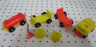 Vintage Little People Fisher Price Airport Yellow/red Cars/luggage 996 Jetport