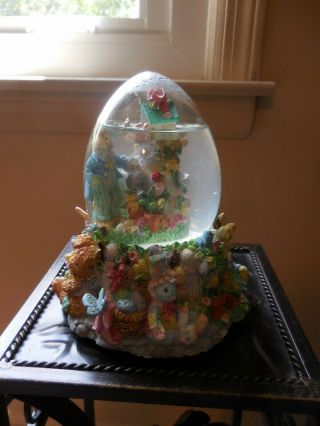 Vtg Easter Bunny Egg Musical Snow Globe Dome Here Comes Peter Cottontail 6 "