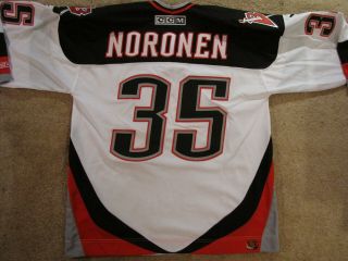 Mika Noronen Autographed Buffalo Sabres Jersey Size Xl