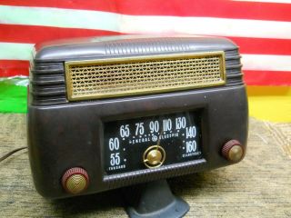 Estate Vintage General Electric Model 202 Bakelite Superhet Tube Radio