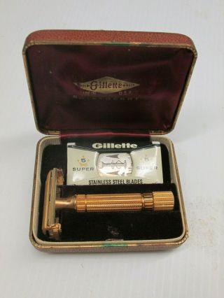Vintage Gillette Aristocrat Gold Tone Razor With 5 Blades And Case