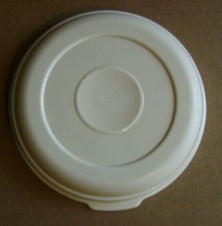 Vintage Rubbermaid Servin Saver Round Replacement Almond Lid 2 Sa