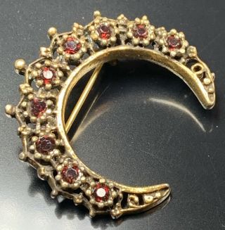 Vintage Brooch Pin 1.  5” Gold Tone Cresent Moon Red Rhinestones Celestial