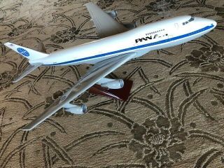 Airplane Model Pan Am Boeing 747 - 200 N302pa