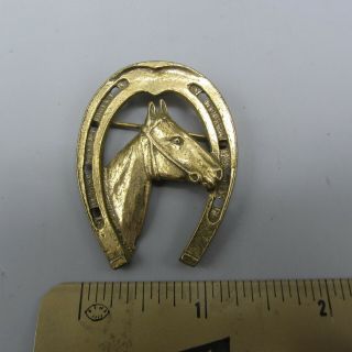 Vintage Robert Zentall Horse Head In Horseshoe Pin Brooch - Gold Tone