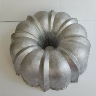 Vintage Heavy Cast Aluminum Bundt Pan Cake Mold