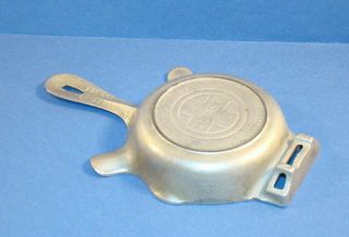 VINTAGE QUALITY WARE CAST IRON GRISWOLD 570 ERIE PA ASHTRAY PAN W/ MATCH HOLDER 2