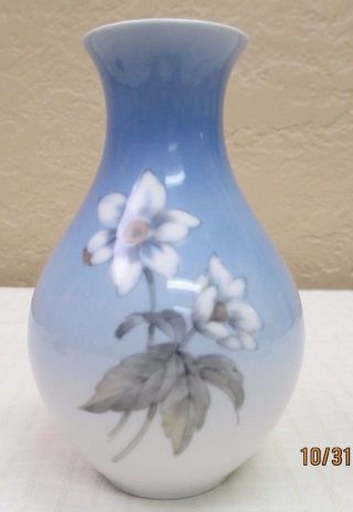 Vintage 5.  5 " Bing & Grondahl / B & G / Flower Vase 73 - 1/20 - Denmark - 1963