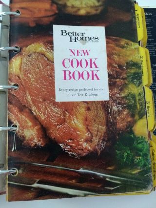 Better Homes and Gardens Cookbook with Pictures 1972 Fifth Printing Vintage 3