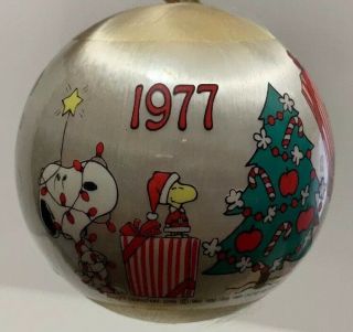 Vintage 1977 Peanuts Charlie Brown Satin Christmas Tree Ornament Ball Shultz