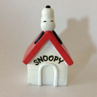Vintage Snoopy Dog House Bank United Feature Syndicate 1970