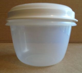 Vintage Rubbermaid Servin Saver 1 2 Cup Container With Almond Lid