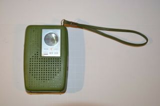 Vintage 1960s Best Ever Solid State Transistor Radio Avocado Green By Sanyo