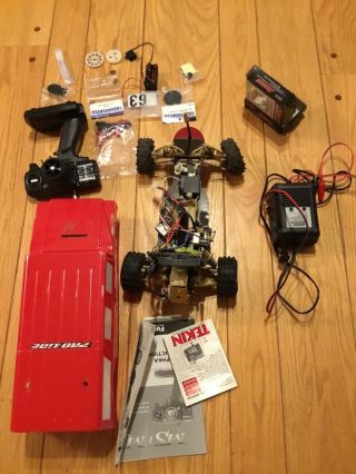Team Associated Rc10 Vintage Buggy Carbon Fiber Chassis Red Hummer Body