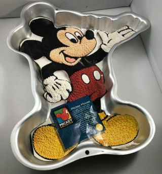 Vintage 1995 Wilton Disney Mickey Mouse 2105 - 3601 Full Body Cake Pan Insert