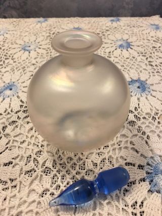 Steuben Verre de Soie Vintage Cologne / Perfume bottle With French Blue Stopper 3