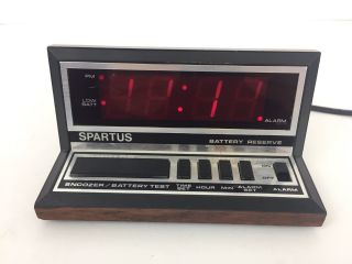 Spartus Model 1140 Vintage Electric Alarm Clock Red Lcd W/ Battery Backup