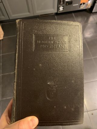 The Modern Home Physician / Book / 1942 / Victor Robinson Md