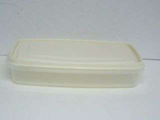 Vtg Rubbermaid Servin Saver 5,  4 Cup Rectangle Container With Almond Lid Vguc
