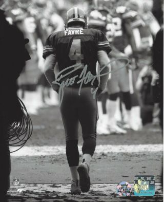 Brett Favre Green Bay Packers Autographed Black And White Tunnel 8x10 Photo