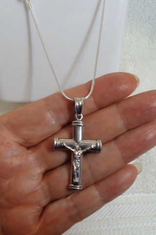 Large Sterling Silver Cross Pendant W 28 Inch Serpentine Chain 8.  4 Grams Vintage