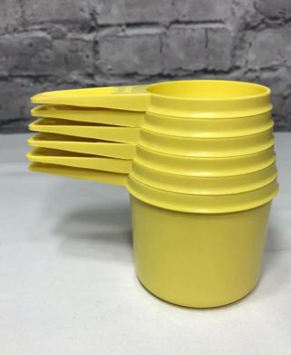 Tupperware Vintage Yellow Set Of 6 Nesting Measuring Cups