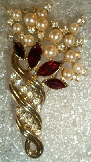 Vintage Trifari Gold Tone Rhinestone And Faux Pearl Floral Brooch