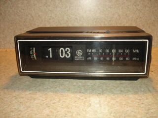 Vintage Flip Clock Radio General Electric 7 - 4305f Am Fm Alarm