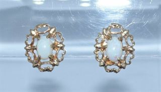 Estate Vintage Solid 14k Yellow Gold Opal Earring Gemstone Filigree Stud