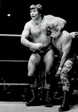 1981 Vintage Photo Pro Wrestlers Jim Brunzell And Jesse Ventura In Match Action