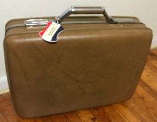 Vintage American Tourister Brown Beige Hard Shell Medium Suitcase - 22x14x7
