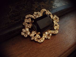 Vintage Jewellery Emerald Cut Jet Black and Clear Crystal Brooch Gold Plated 2