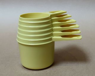 Vintage Retro Set Of Six Tupperware Measuring Cups