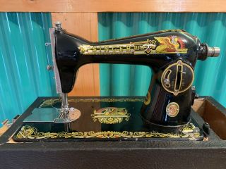 Vintage Singer Sewing Machine Model 15 - 90.