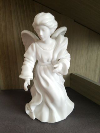 Vtg Avon Nativity 1984 The Standing Angel White Porcelain Bisque Figurine W/box