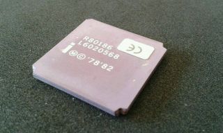 INTEL R80186 CPU 68 - pin Ceramic Gold Leadless Chip Carrier (LCC) VINTAGE 1980 ' s 2