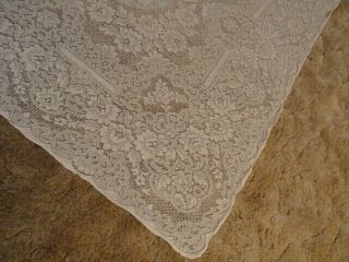 Lovely Vintage Ivory Lace Tablecloth 65x100 (7963)
