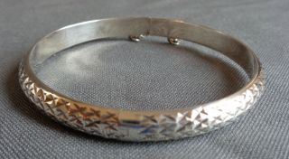 Vintage Sterling Silver Hinged Bangle Bracelet With Etched X Crosshatch Pattern